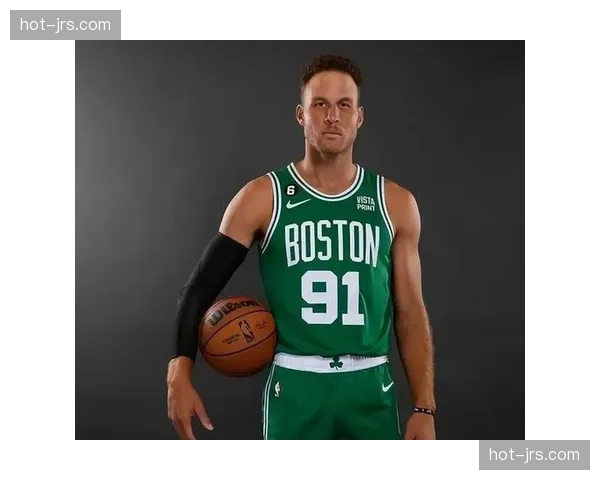 武切维奇凯尔特人策应价值凸显 高位手递手激活双探花进攻